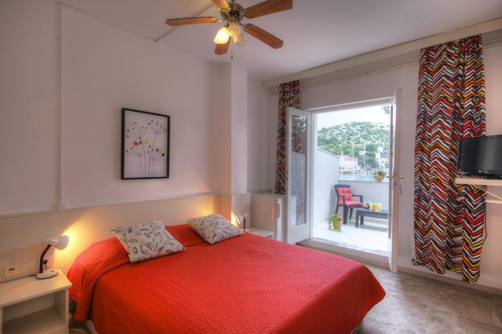 Gina Bed & Breakfast Тисно Номер фото