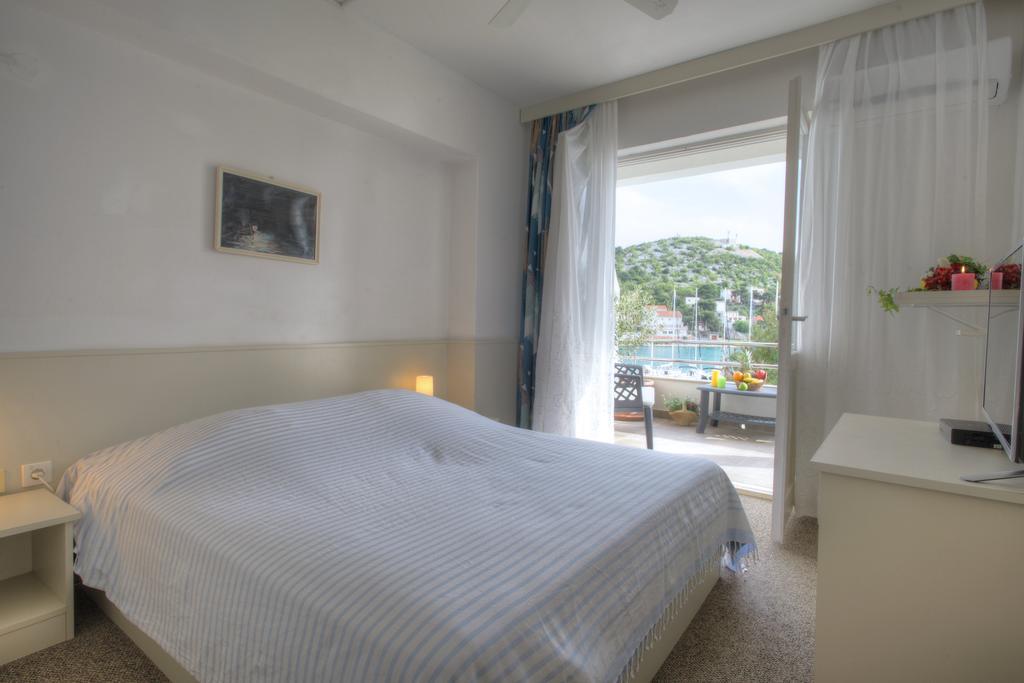 Gina Bed & Breakfast Тисно Номер фото