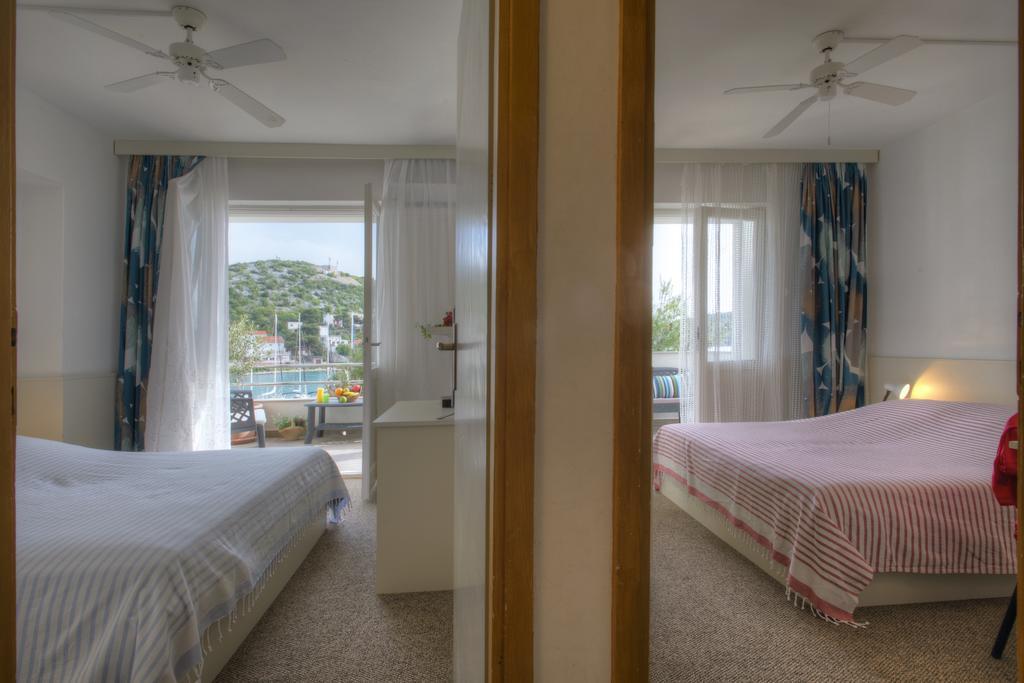 Gina Bed & Breakfast Тисно Номер фото